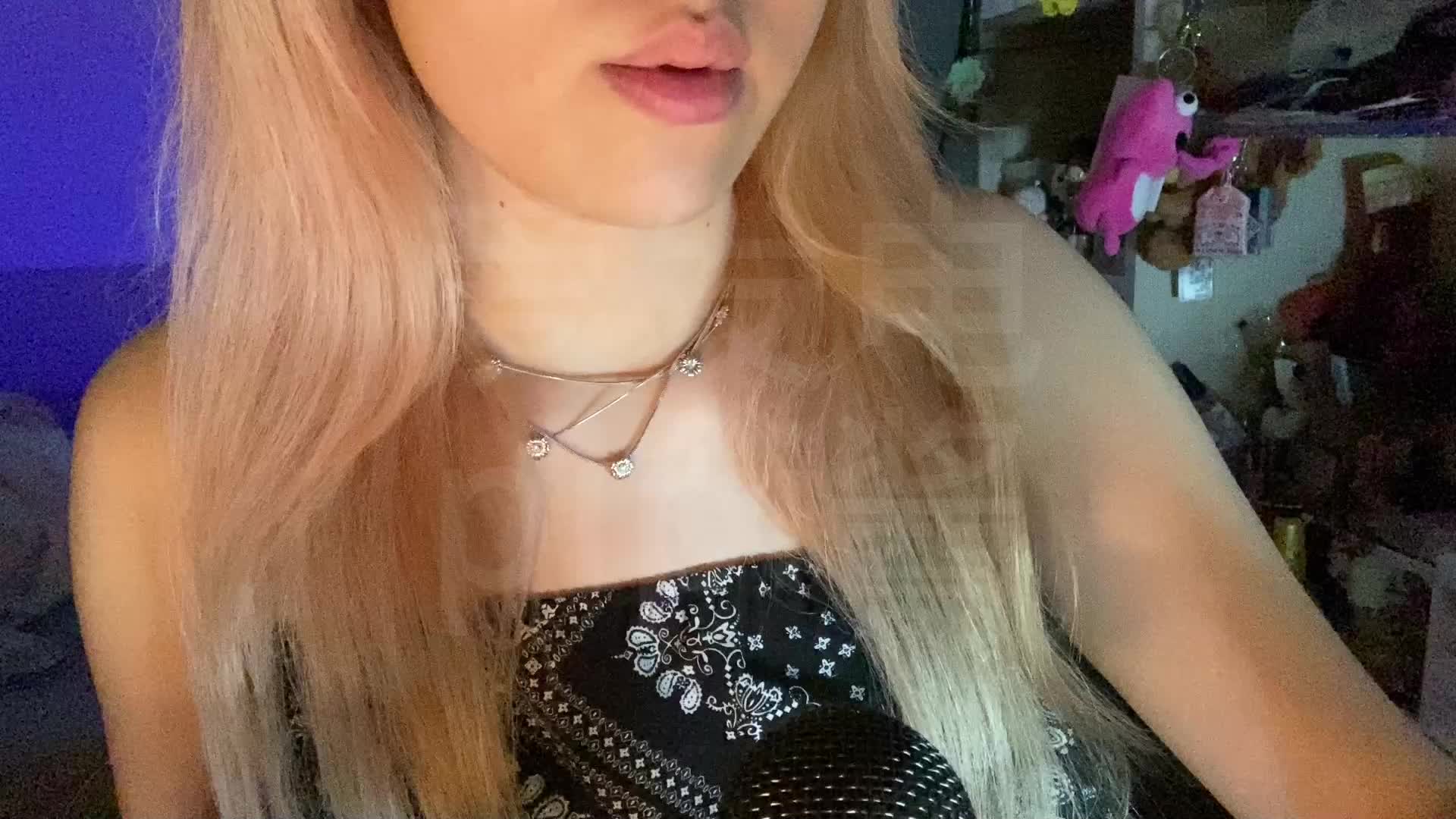 #pipi酱睡不醒 超好听舔手指