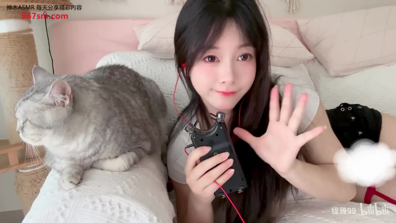 #缇雅 和女友休闲在家的一天