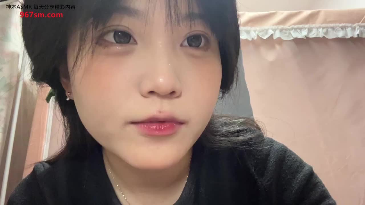 #小也睡不醒 舔手指